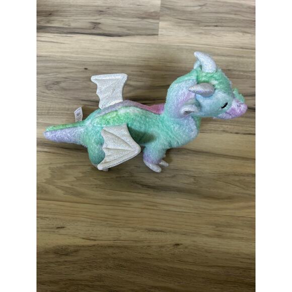 American Girl Crisella Dragon Plush Rainbow Tie Dye Wellie Wishers Magic Garden - Picture 3 of 6